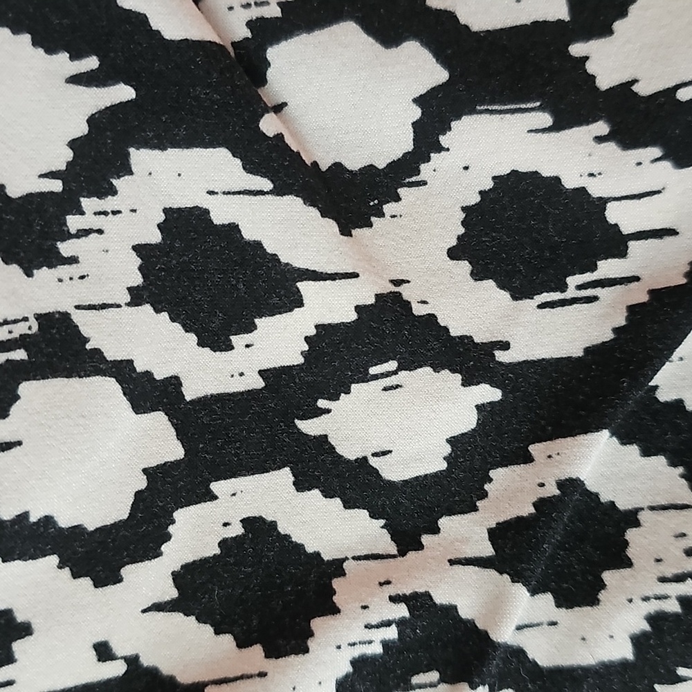 BUNDLE OF LU LA ROE LEGGINGS - Picture 6 of 9